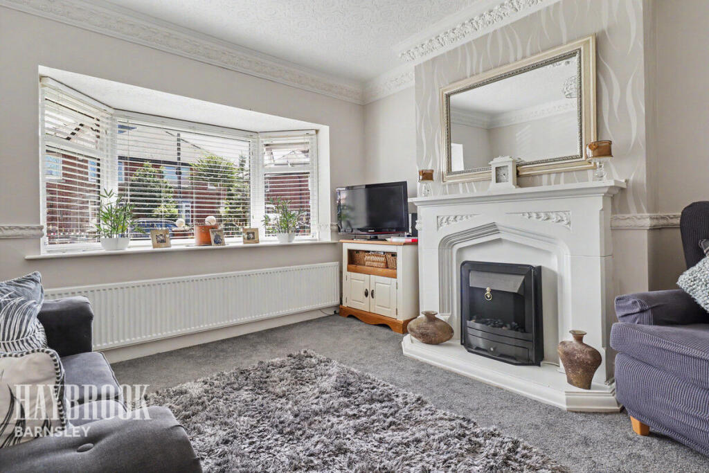 3-bed semi-detached on Loxley Avenue, Wombwell, £220,000