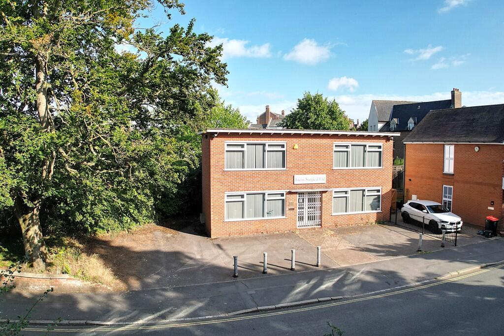 Main image of property: Mabrook House, 20 - 22 Bocking End, Braintree, Essex, CM7