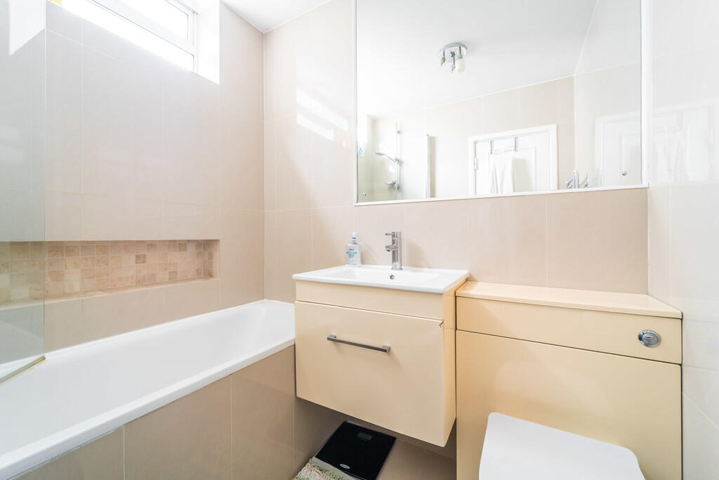 Apartment in London - View 4