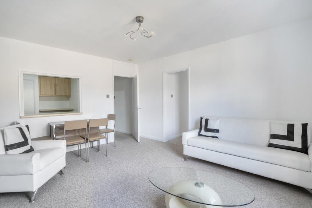 Apartment in Bath, Walcot - More
