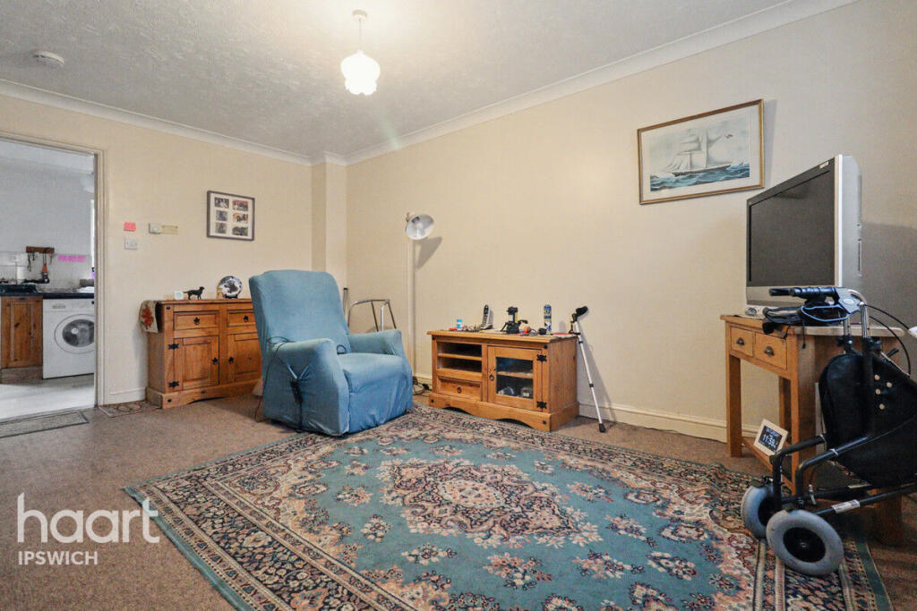 Camwood Gardens, Ipswich photo 4