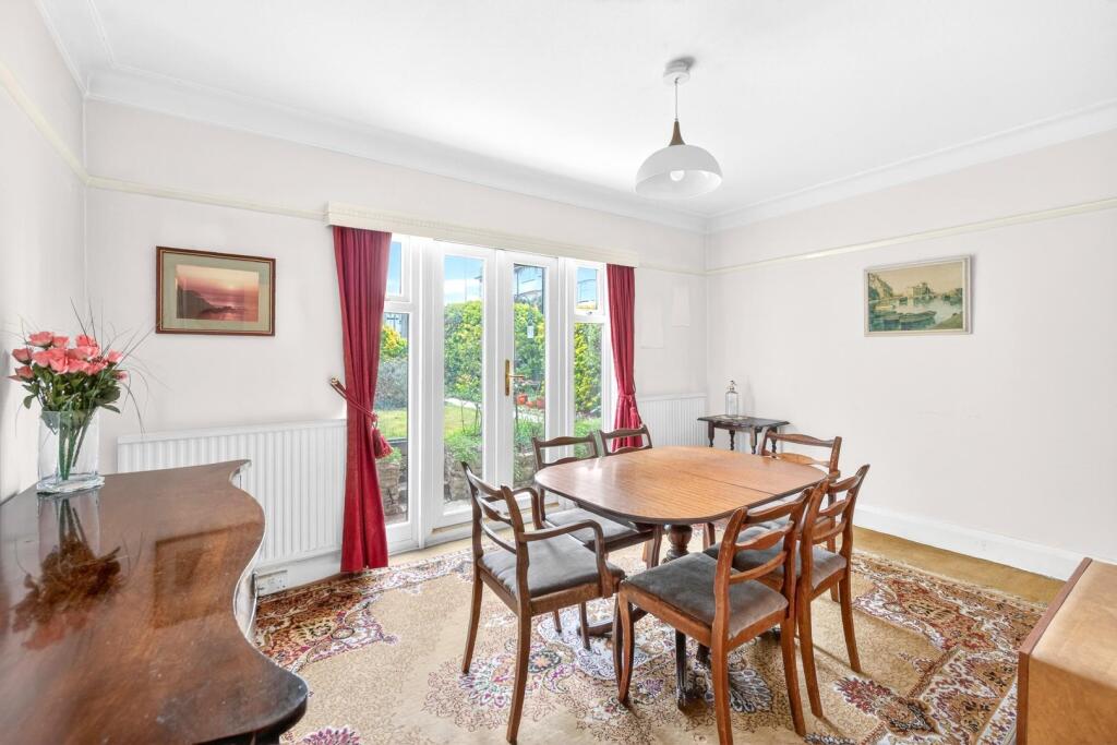 House in Brentford, Spring Grove - More