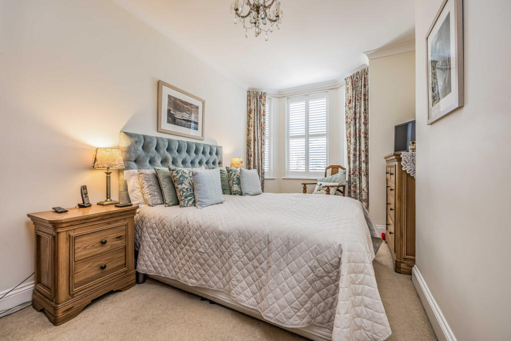 Apartment in Havant, Hampshire - View 4