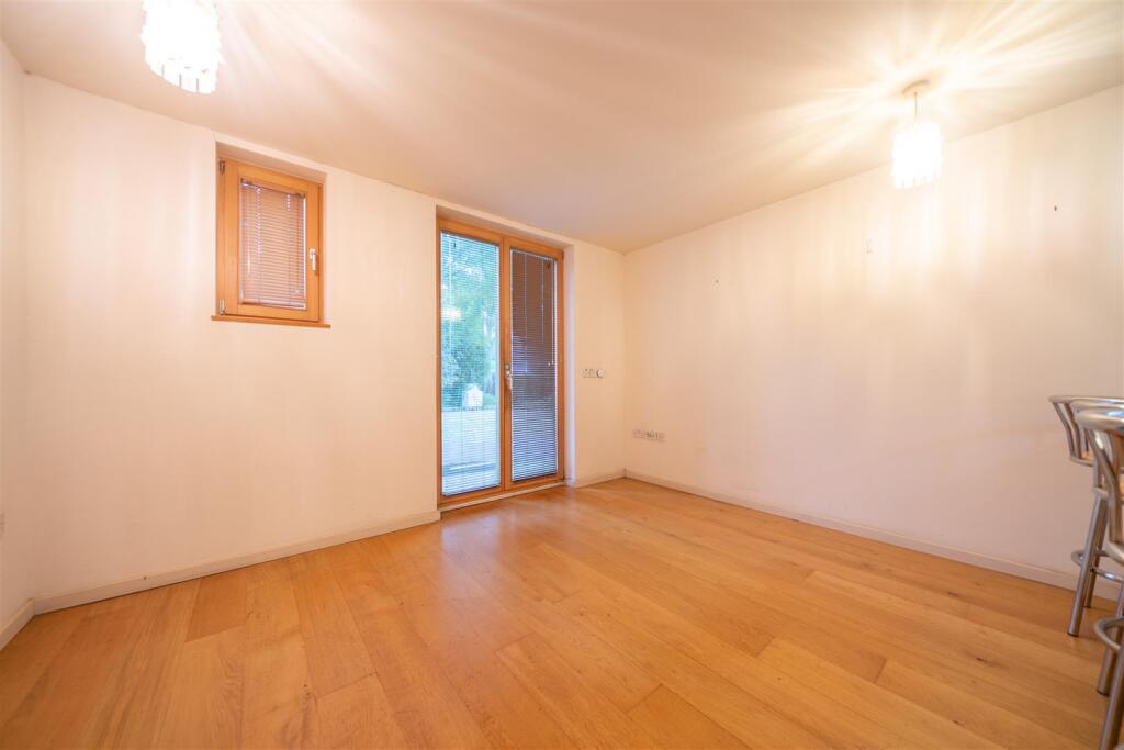 Apartment in Dorchester - View 5