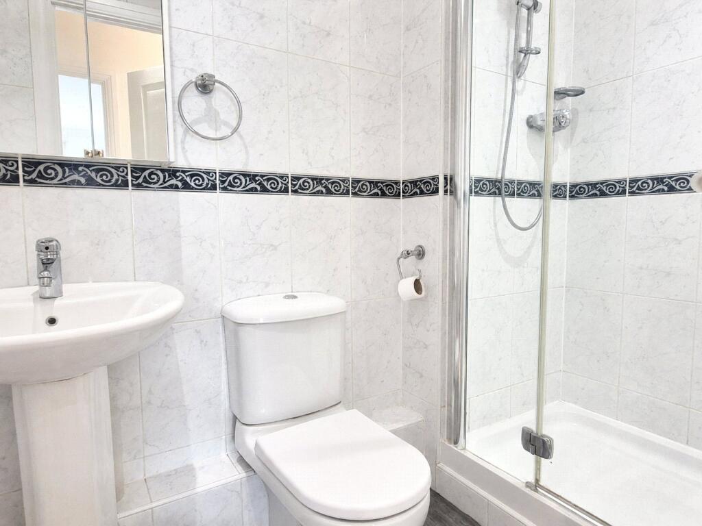 Apartment in Enfield - More