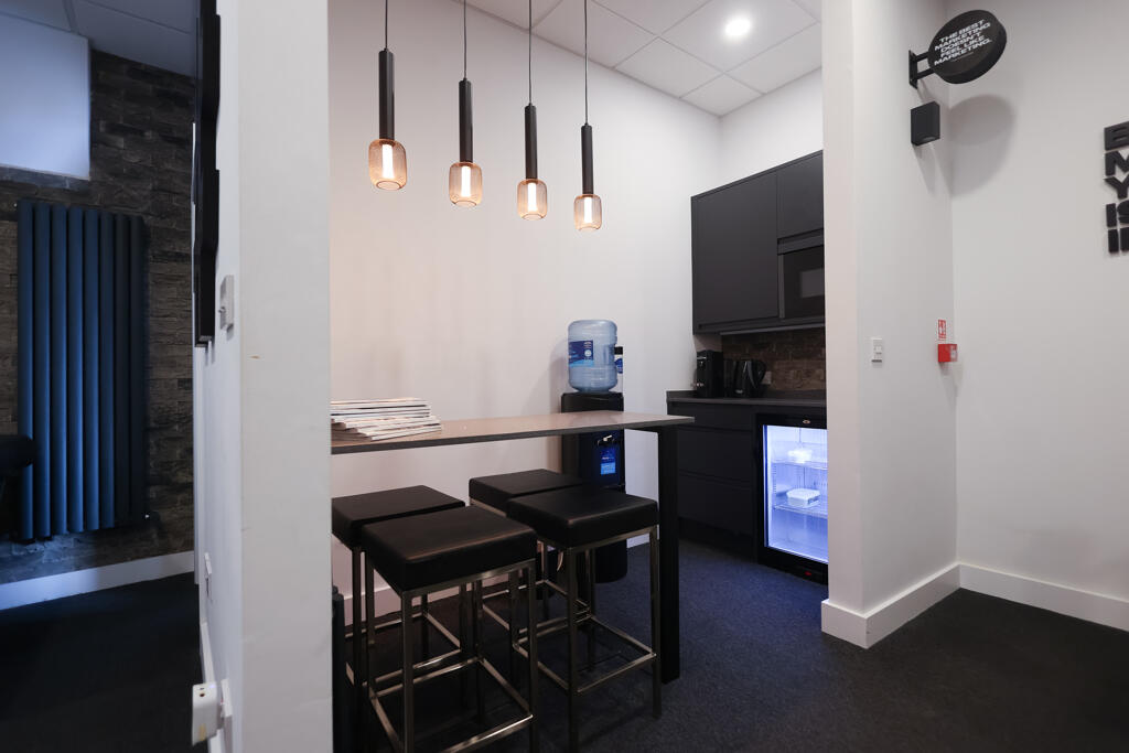 Main image of property: Castle Mews, London, N12