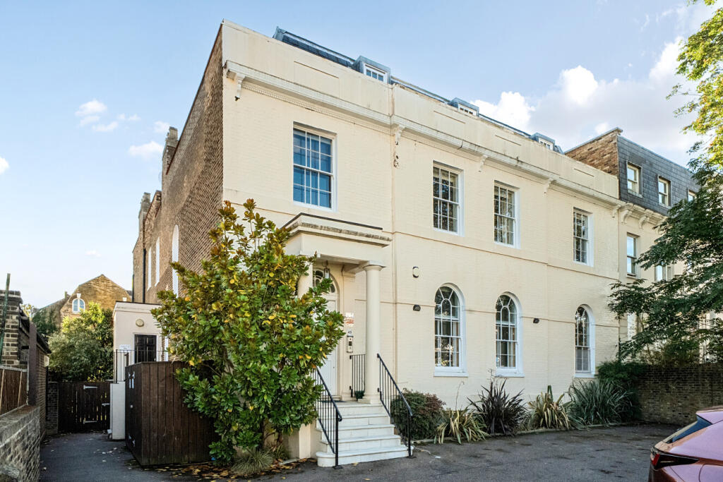 Apartment in London - View 2