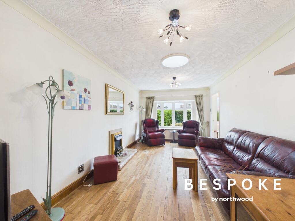 House in Sandbach, Elworth - More