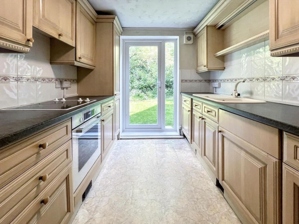 Chatsmore Crescent, Goring-By-Sea, BN12 photo 4