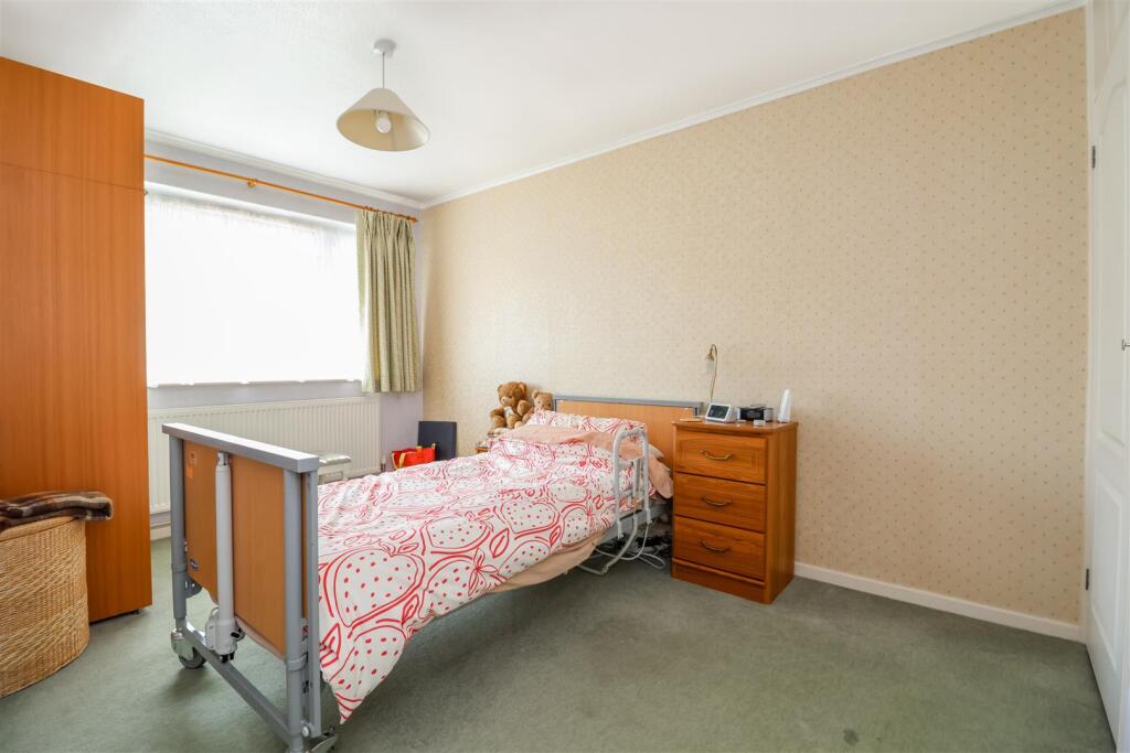 House in Horsham, Roffey, North Horsham - View 6