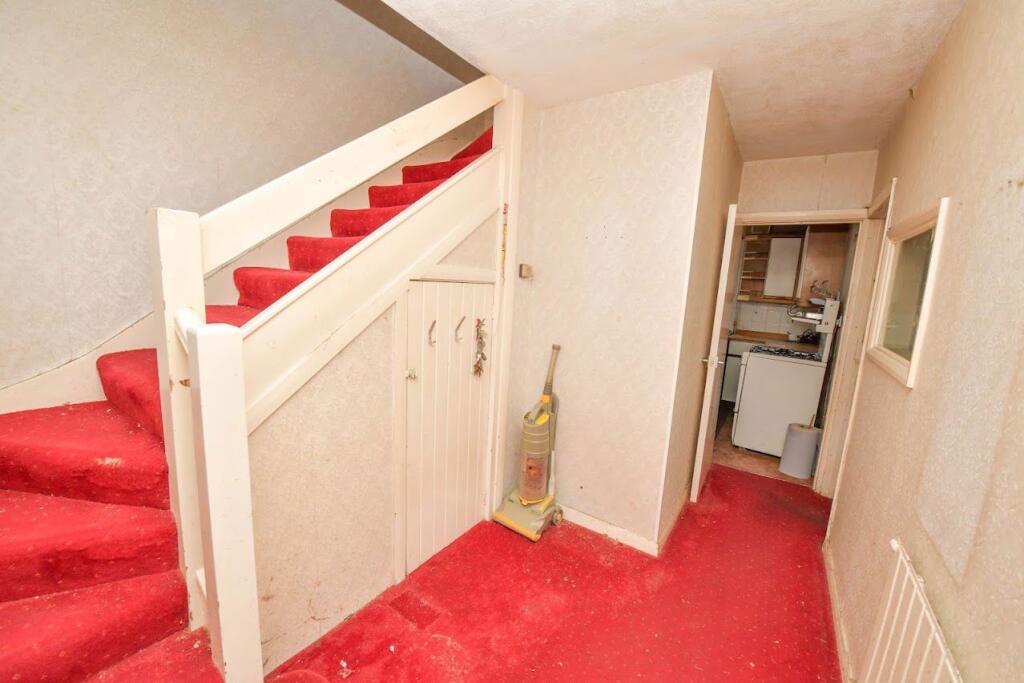 House in Bromley - View 2