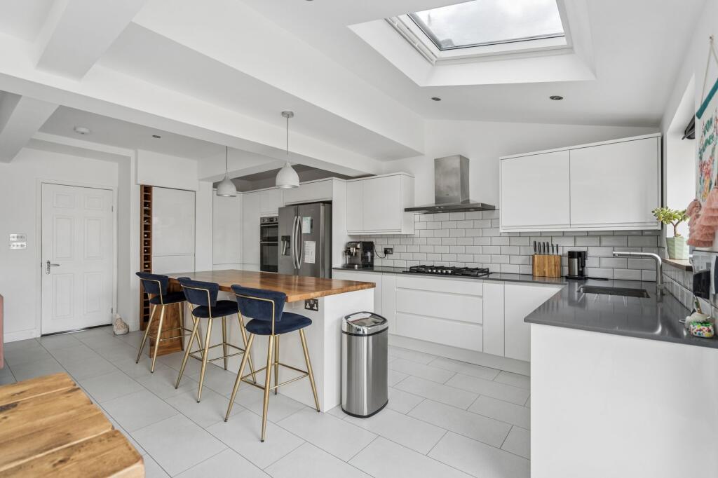 House in Watford, Hertfordshire - View 6