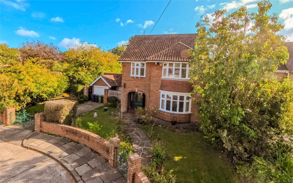 3-bed detached on Meadowfield Drive, Cleadon, SR6, £625,000