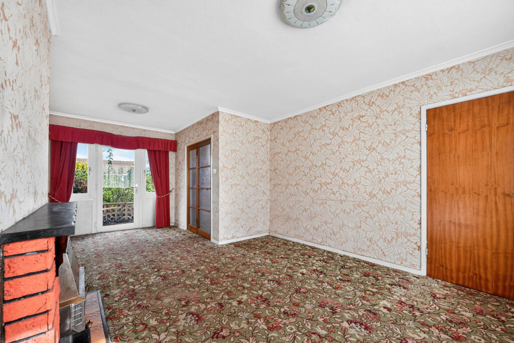 House in Dudley, Hursthill - More