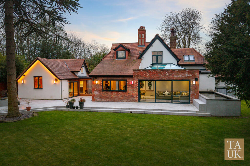 House in Sefton, Great Crosby