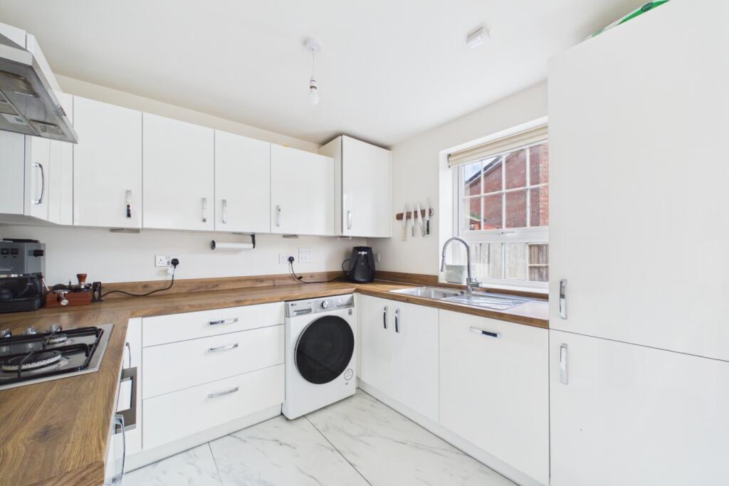 House in Luton - View 5