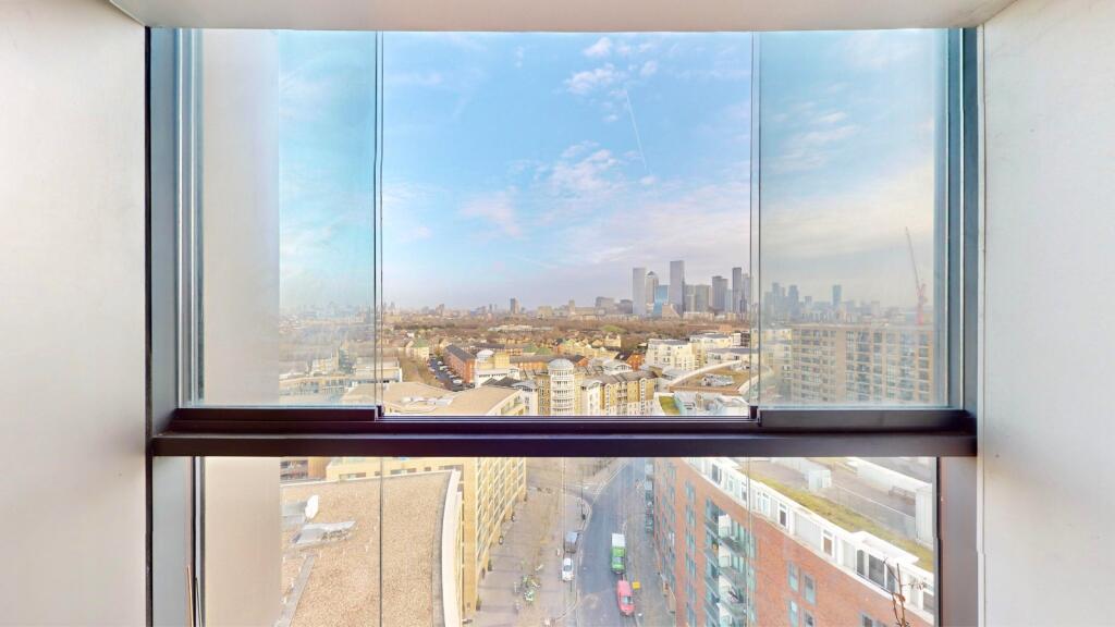 Surrey Quays Road, London, Greater London, SE16 photo 3