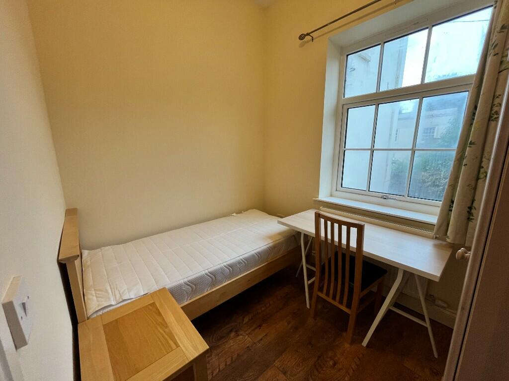 2 bedroom semi-detached house for rent