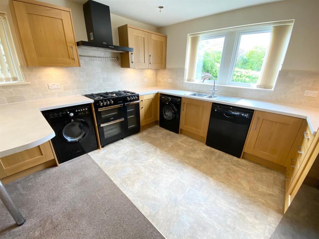Alderstone Rise, Huddersfield - View 6