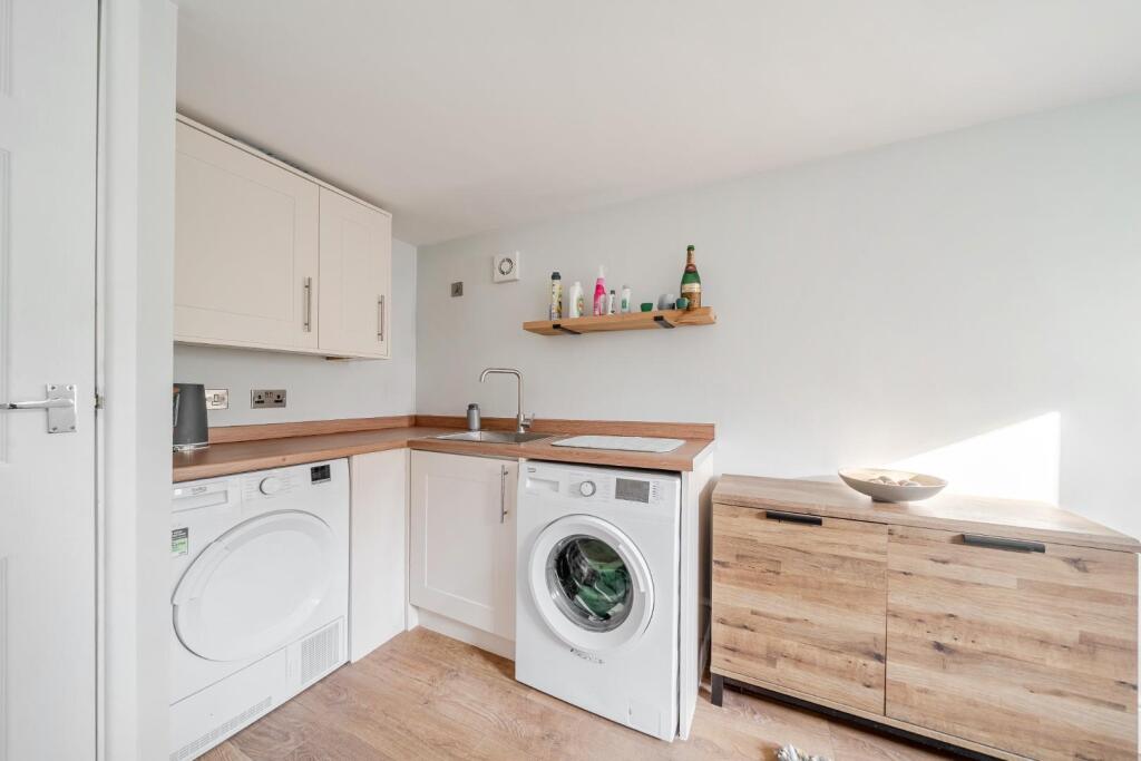 House in Tadcaster, North Yorkshire - More