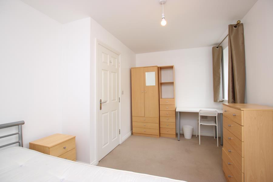 5 bedroom terraced house for rent