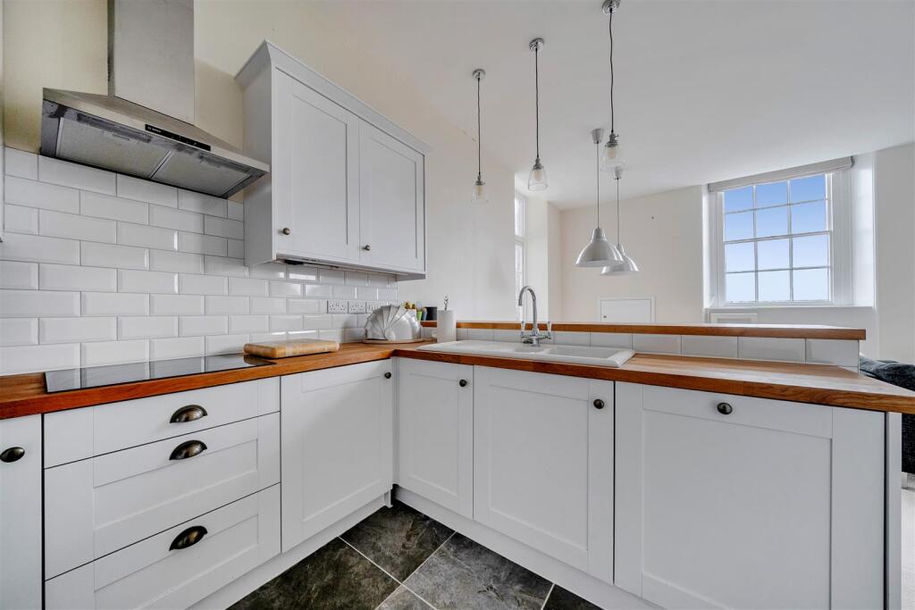Apartment in Shrewsbury, Coleham - View 3
