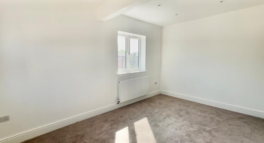 Apartment in Southampton - View 5