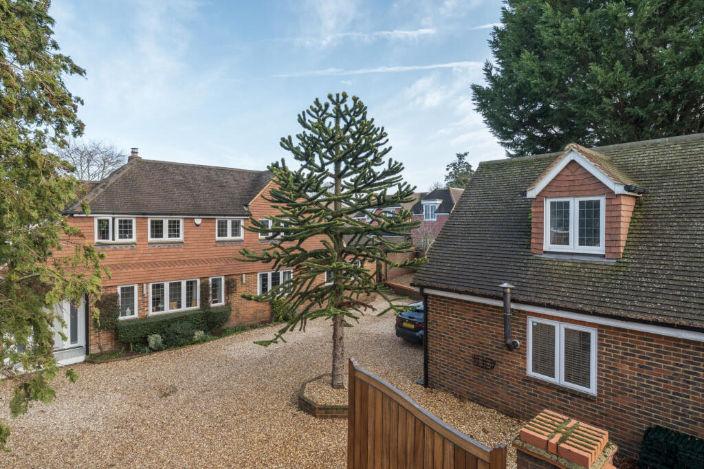 Main image of property: Reading Road South, Fleet, GU52