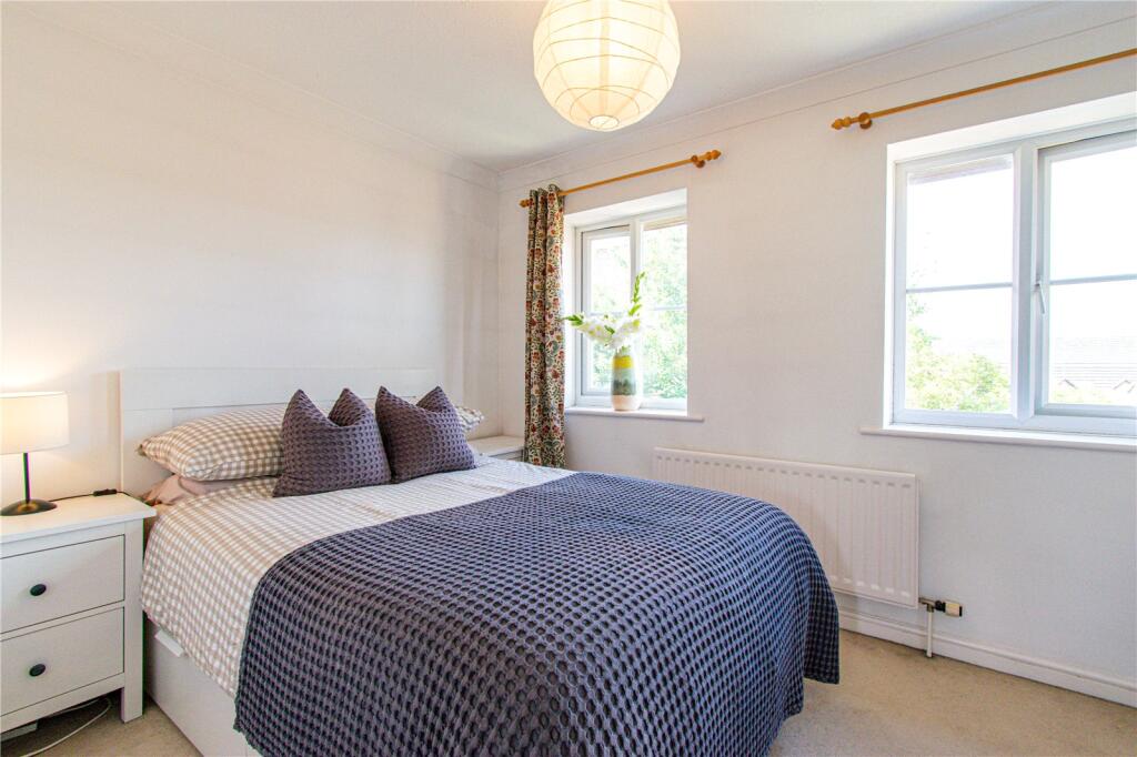 House in Basingstoke and Deane, Kingsclere - More