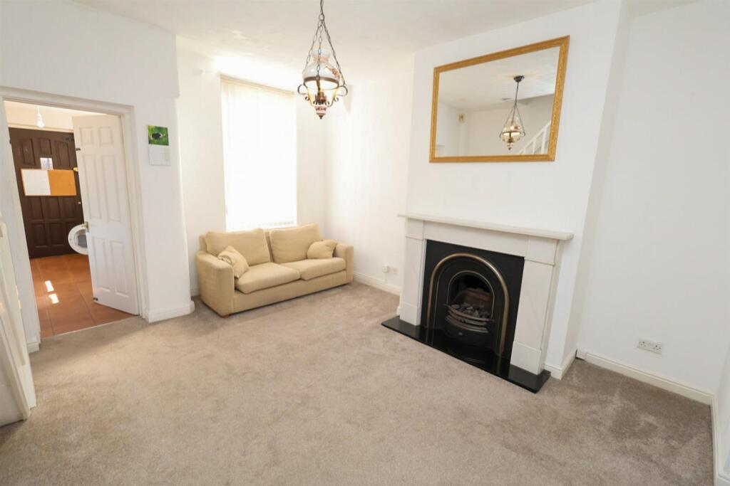 House in Salford, Greater Manchester - View 3