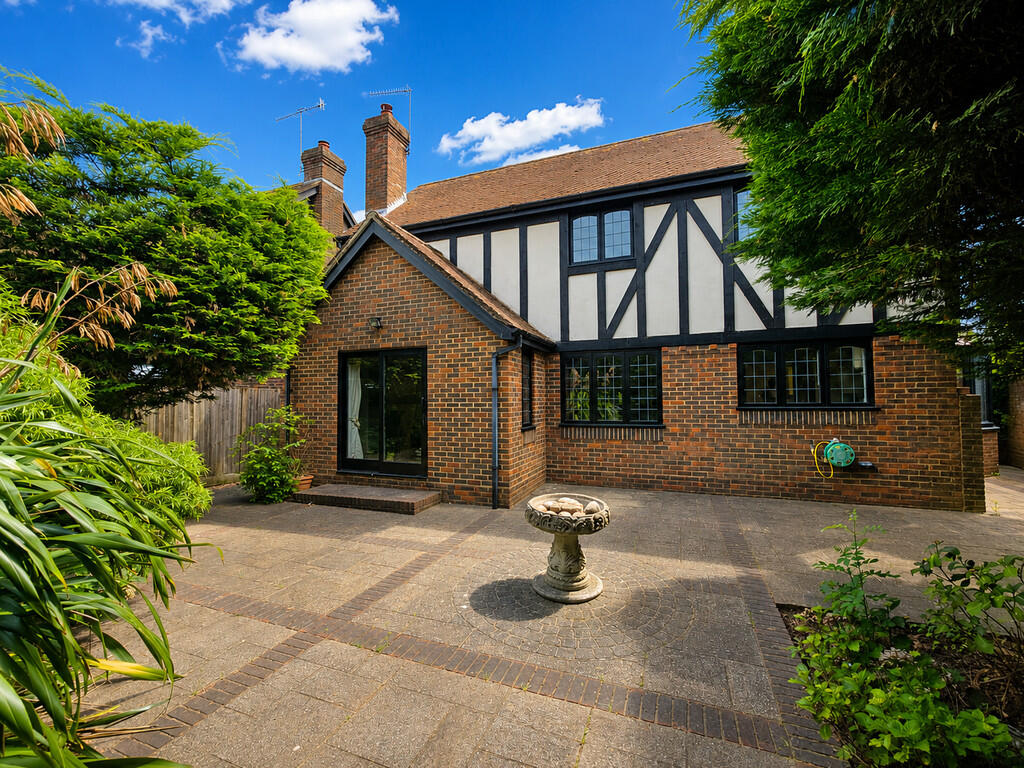 Spinnals Grove, Southwick - View 4