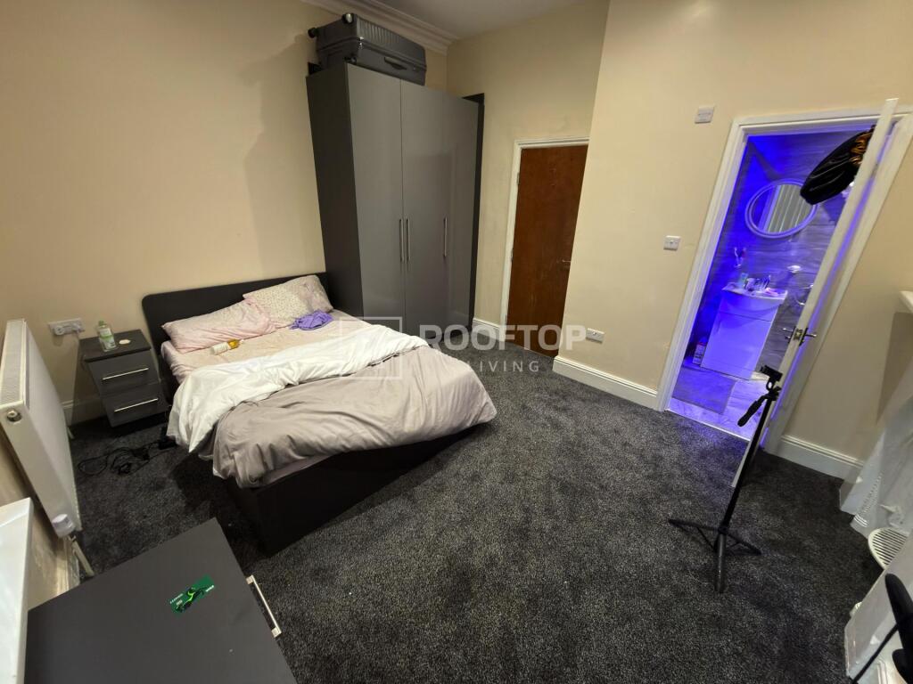 House in Leeds, West Yorkshire - More