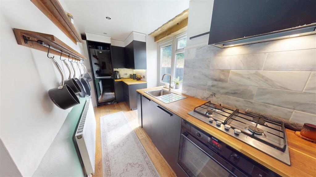 House in Bradford - View 5