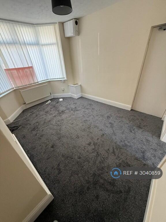 Apartment in Chester, Ellesmere Port - View 5