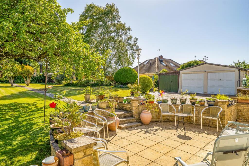 House in Saltford, Bath and North East Somerset - More