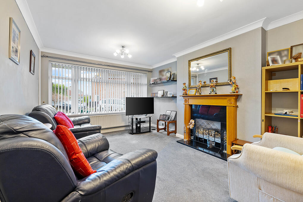 Tangmere Gardens, Aldwick, Bognor Regis, West Sussex, PO21 photo 3