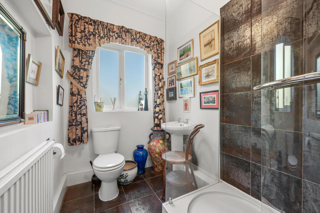 House in Kingston upon Thames - View 5