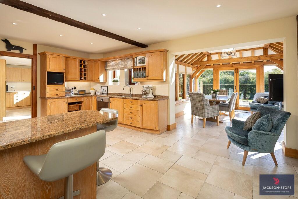 Crafton, Buckinghamshire, LU7 photo 3