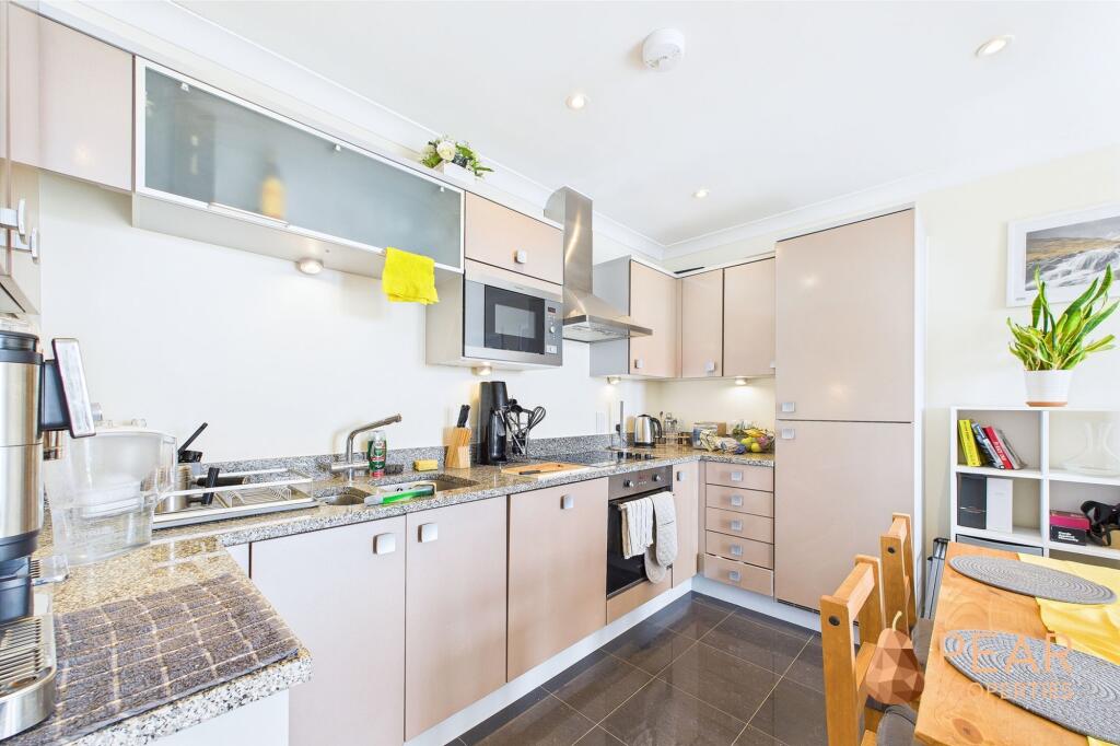 Apartment in Brighton - View 5
