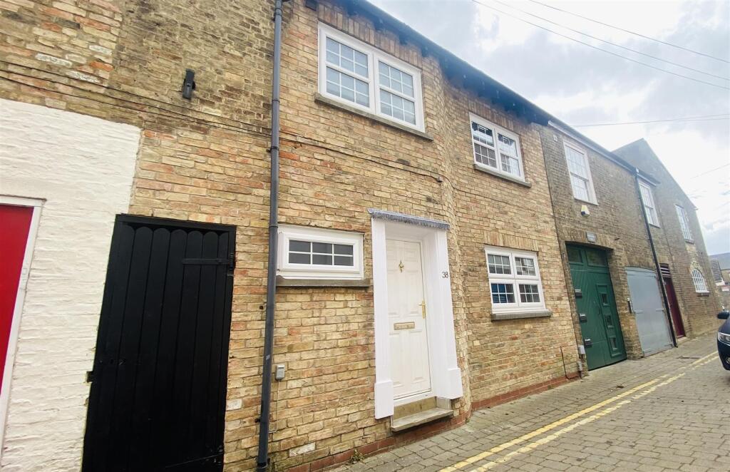 Main image of property: High Street Back, Ely
