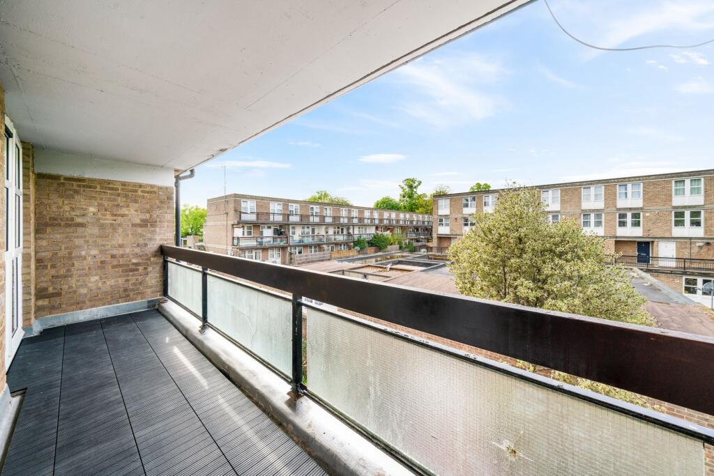 Apartment in Sutton - More