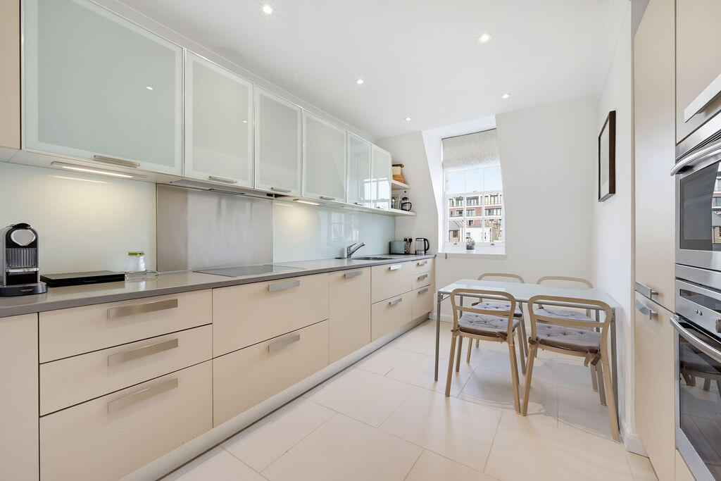 Apartment in London - View 4