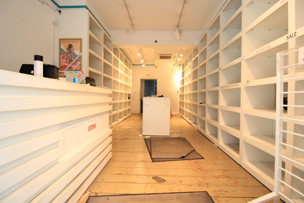 Main image of property: Shop on Petticoat Square Market E1