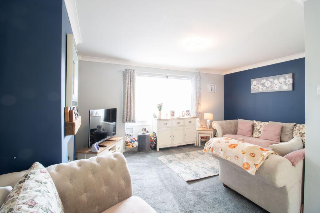 House in Crumlin, Trinant - View 4