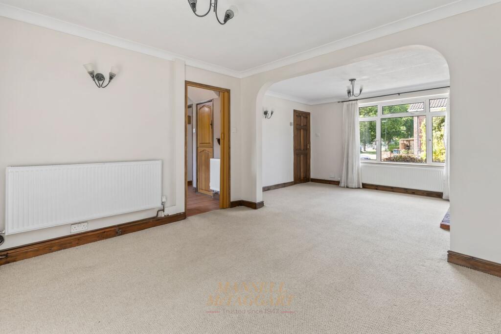 House in Crawley, Langley Green - More