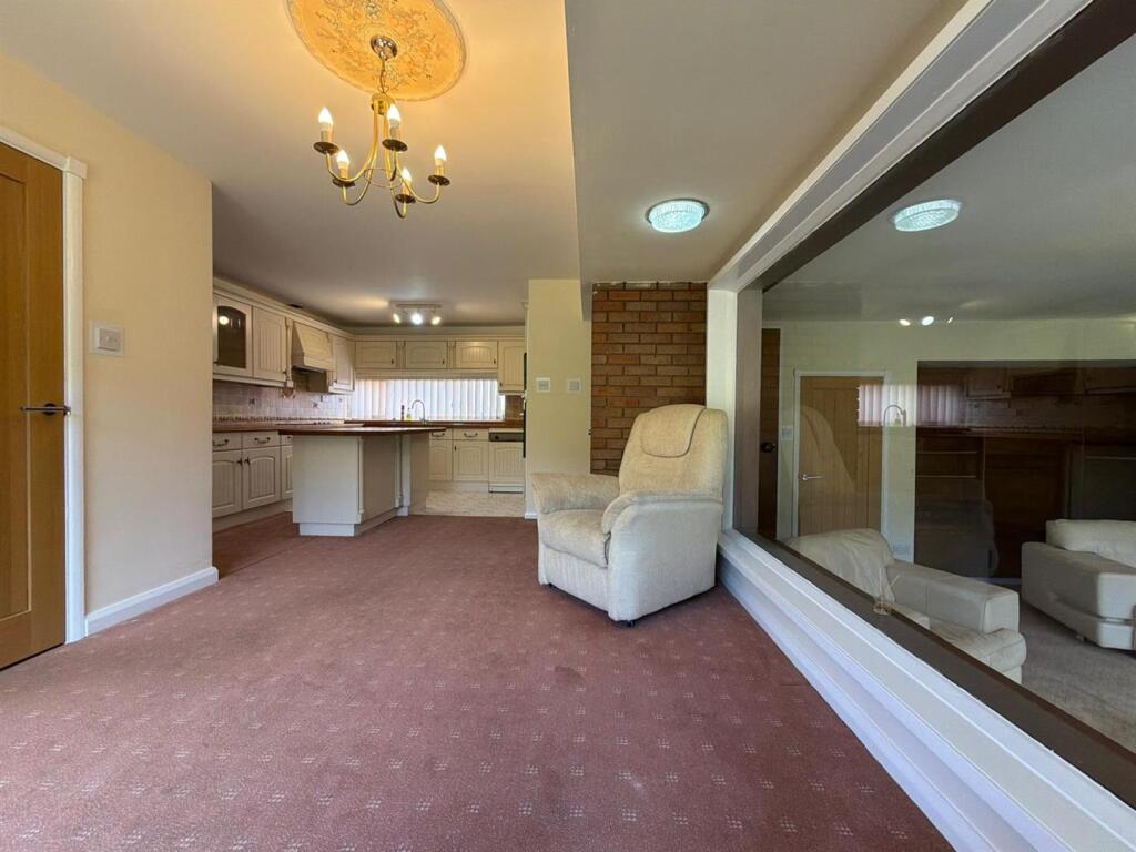 House in Dudley - View 5