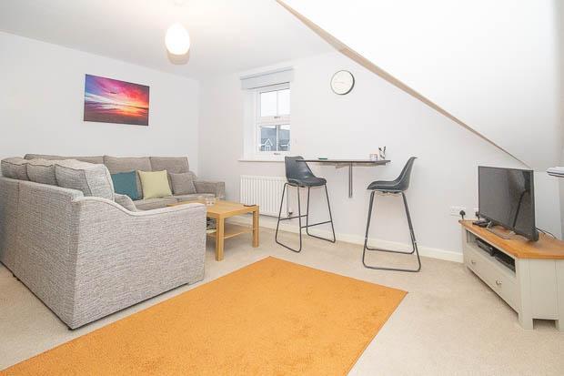 Yew Tree Road, Brockworth, Gloucester, GL3 4FP photo 4