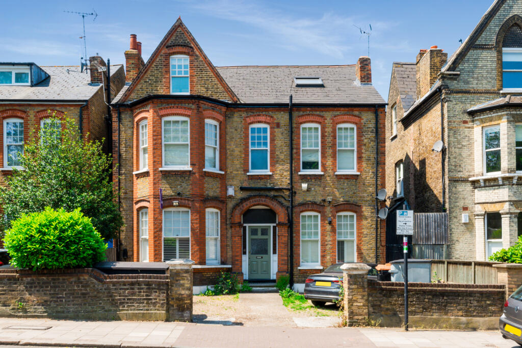 Main image of property: Bedford Hill, Balham, SW12