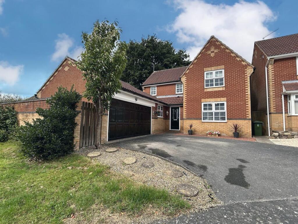 4-bed detached on Heydon Close, Belper, £390,000