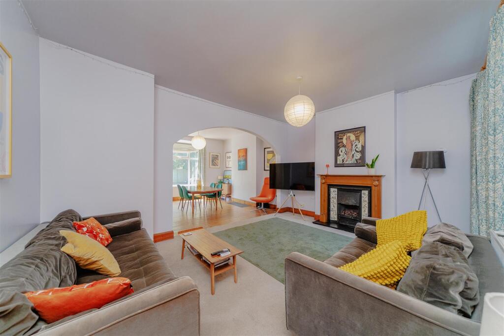 House in Birmingham, Walkers Heath - More